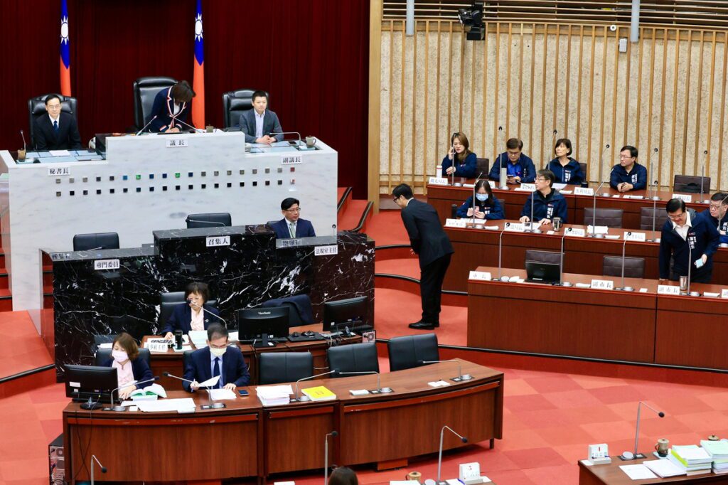 高雄市議會第4屆第3次定期大會閉幕-陳其邁率市府團隊感謝致意