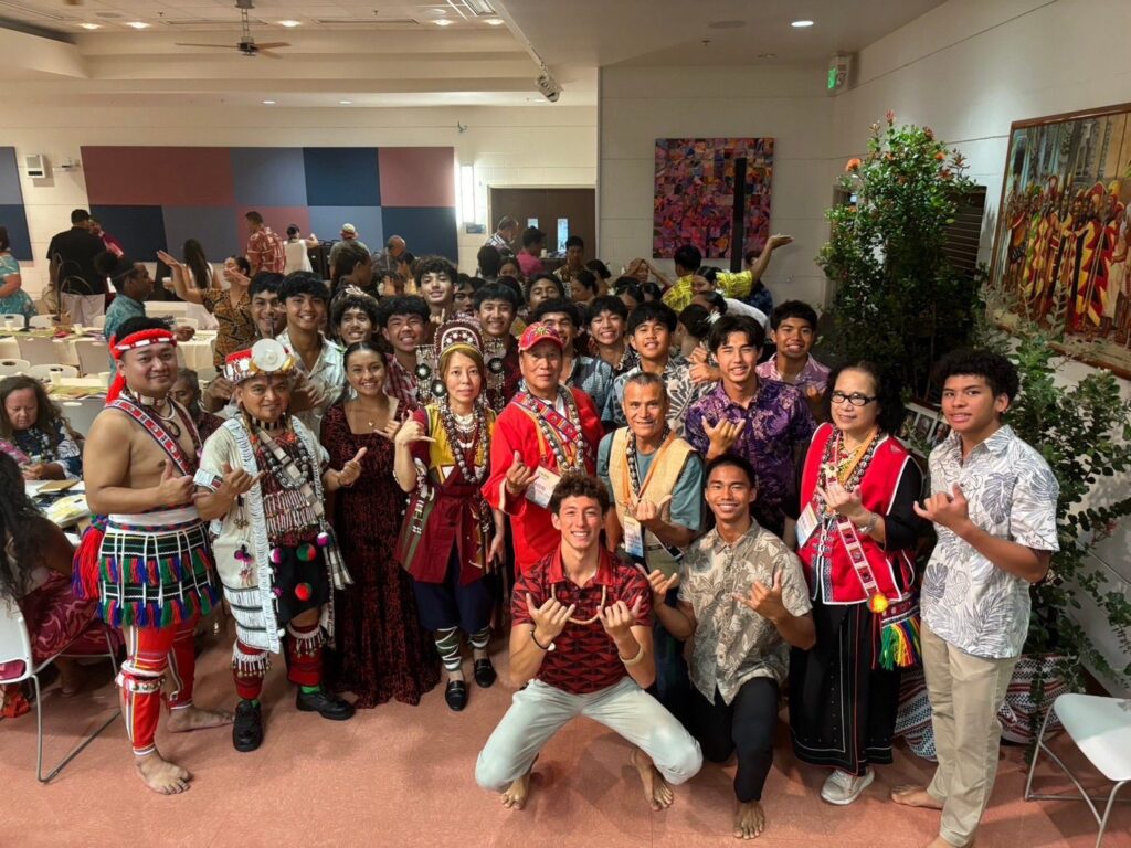 花蓮縣府團隊參與南島家園慶祝活動　代表臺灣情牽百人圍舞撼動全場