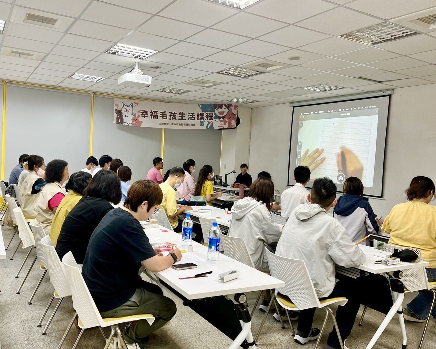 打造人寵幸福生活　中市「幸福毛孩」及「浪愛有家」講座登場