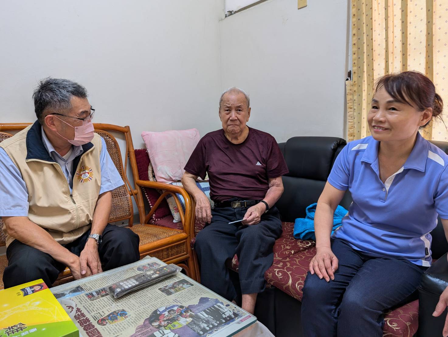 高雄市榮服處關懷鳳山區榮民(眷)長輩　強化服務照顧