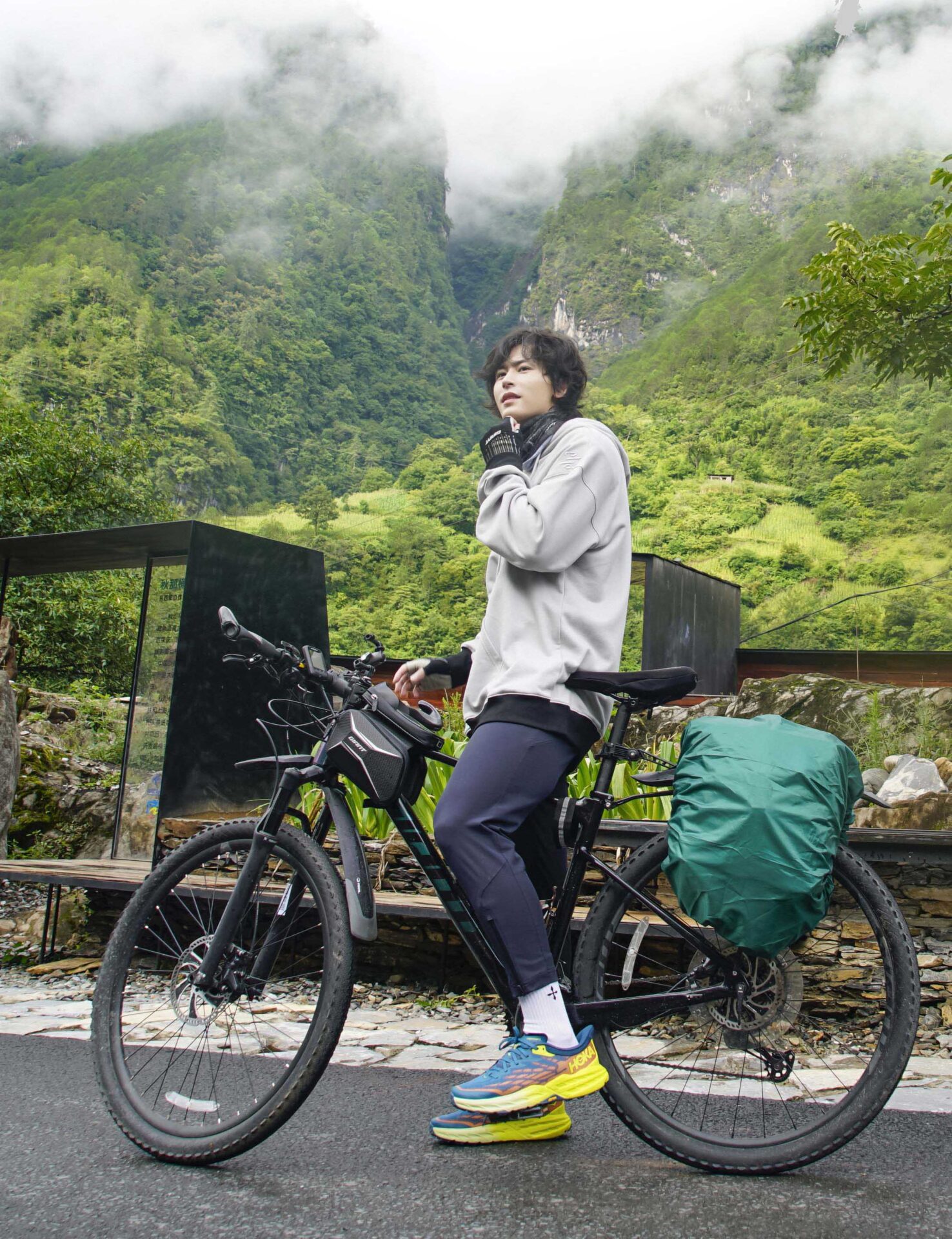 張哲瀚記錄西藏單車旅程  勇奪國際雙獎