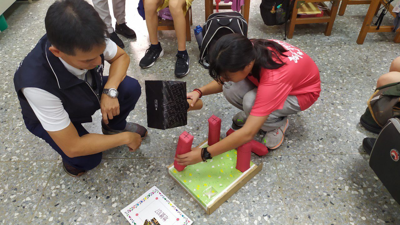 中市東勢地所走進校園　石城國小學童體驗地籍圖重測作業