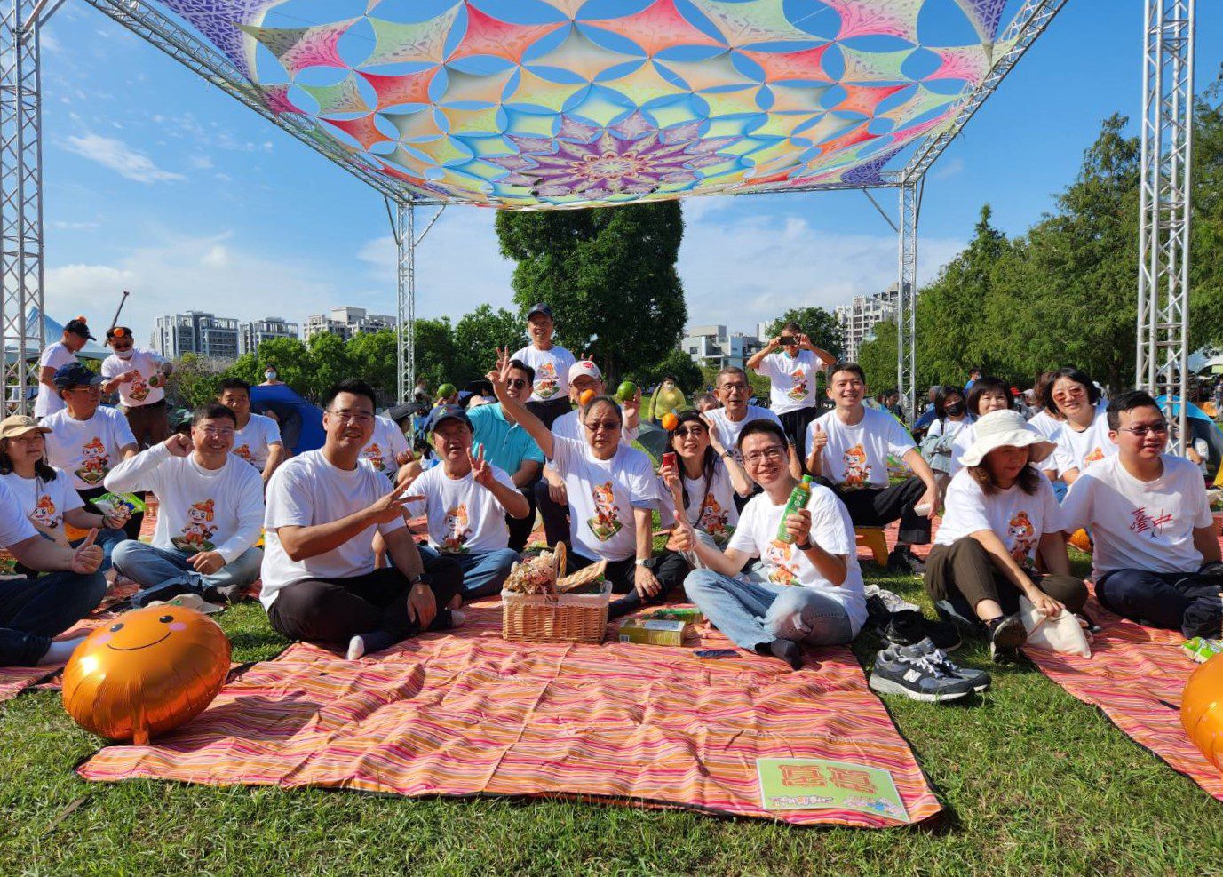 草地放電chill趣味！　北屯南興公園及大里東湖、青年公園近3500人野餐同樂