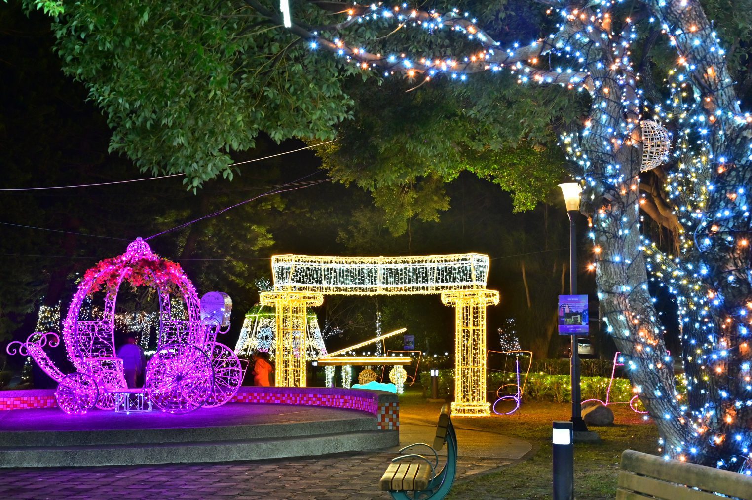 台中耶誕來電！　中市各局處總動員打造絕美燈景-12月起全城「亮起來」