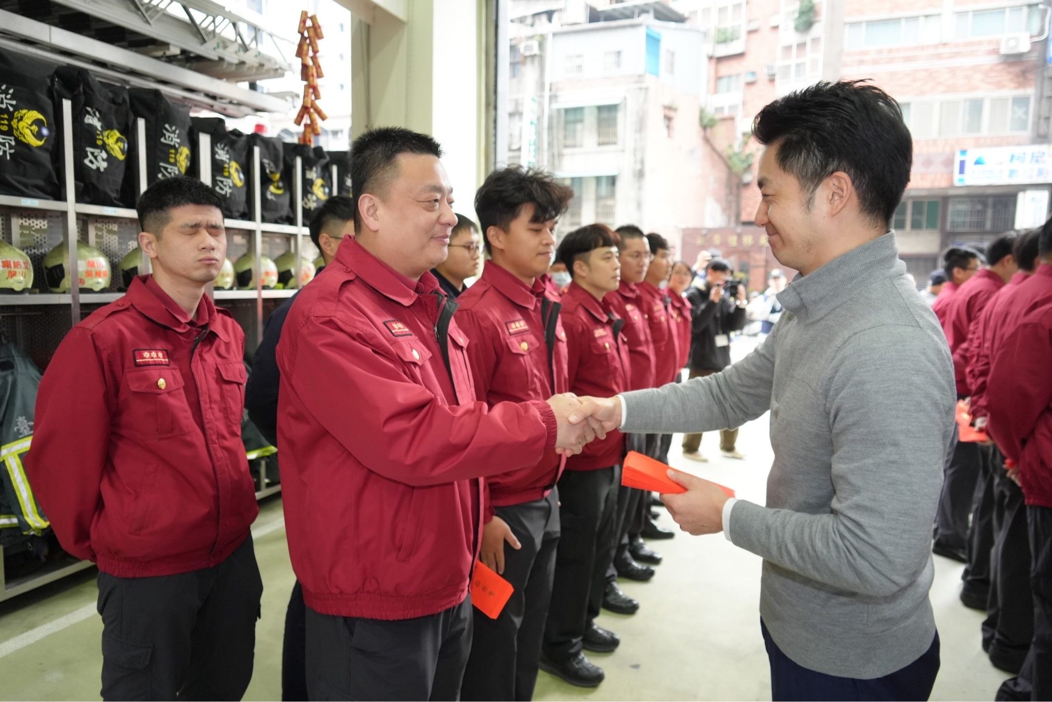 春節前夕慰問警消同仁　蔣萬安感謝守護城市與市民安全