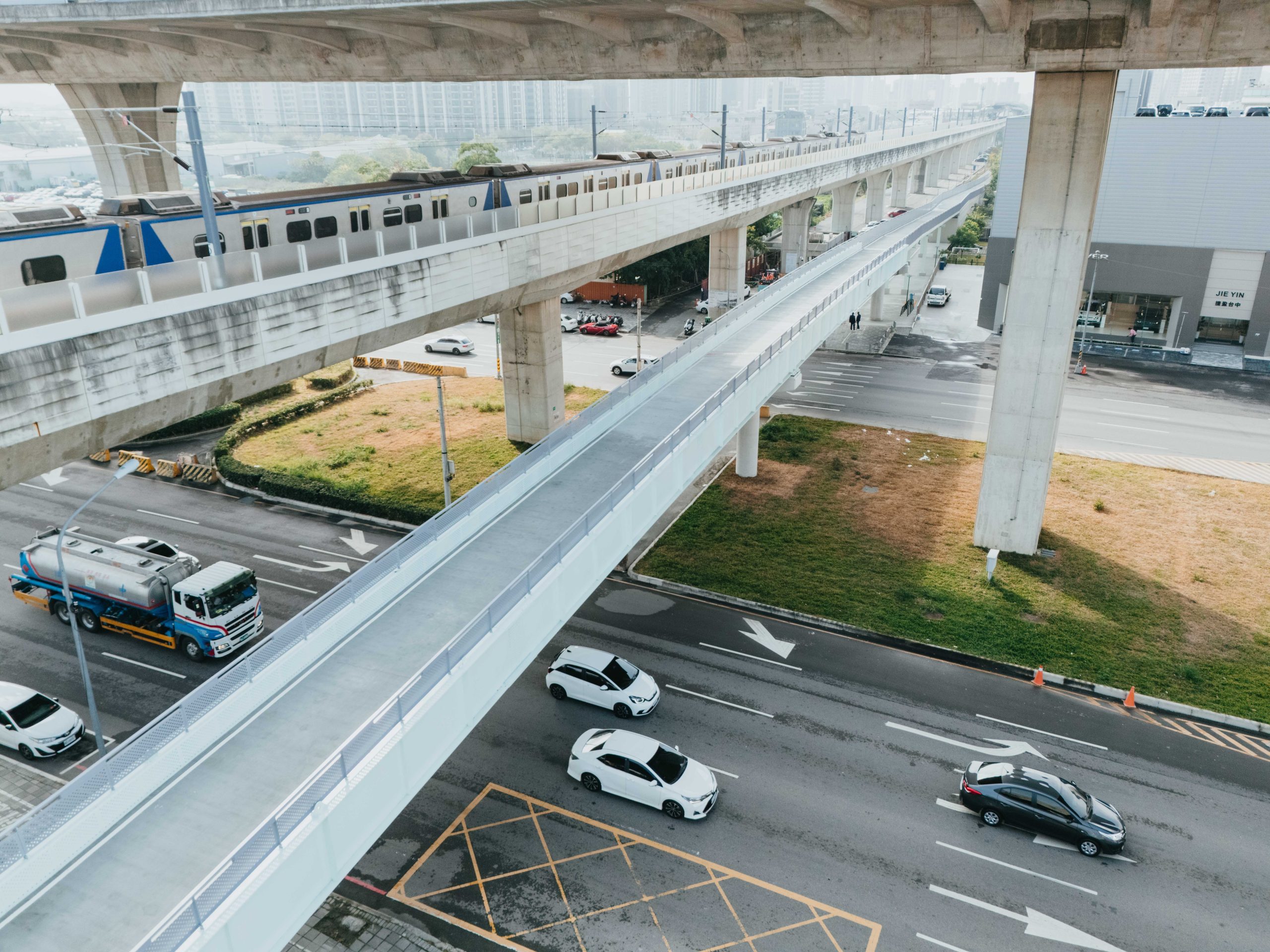 串聯綠空廊道最後一哩路！　潭子區環中東路自行車跨橋開放使用