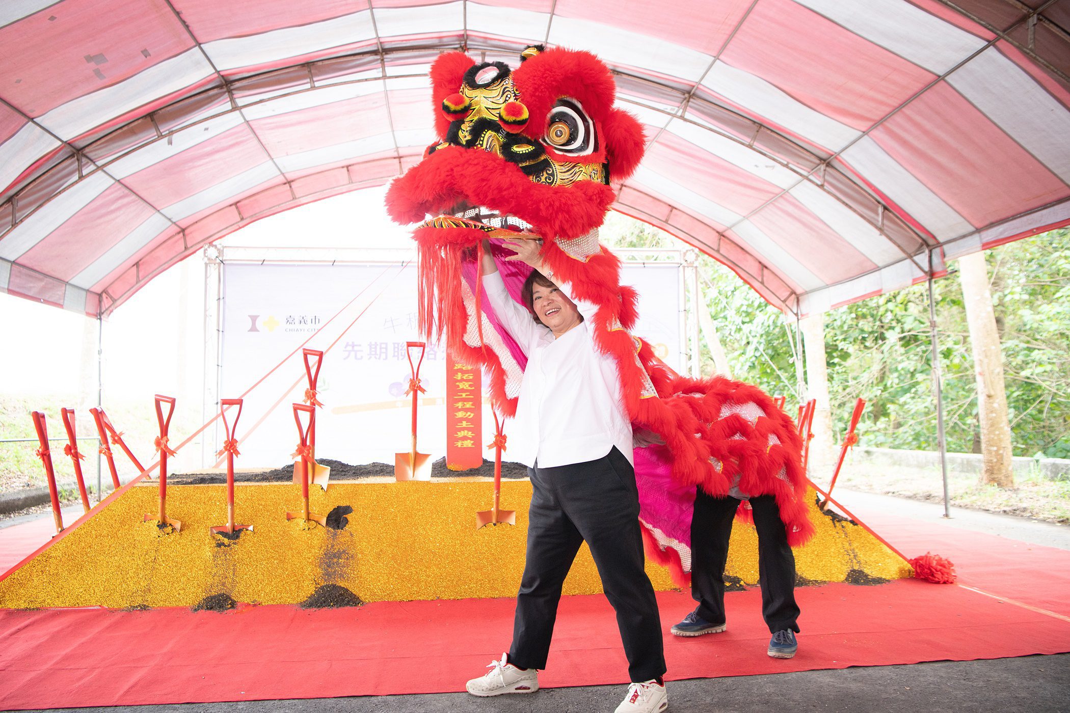 嘉義市牛稠溪環快東段啟動　黃敏惠：輕軌若核定願赴行政院舞獅