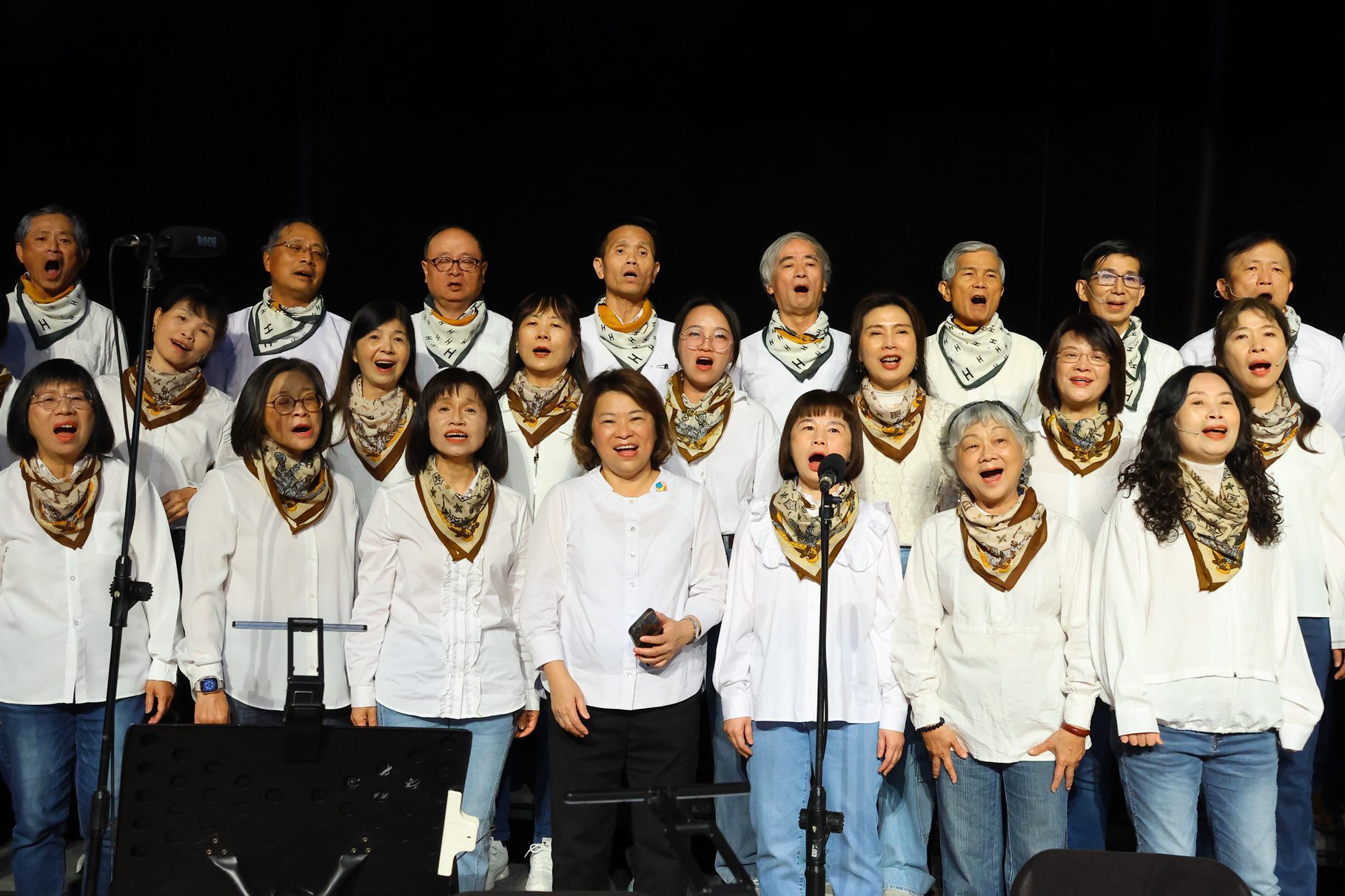 《看我聽我》音樂劇嘉義市感動首演座無虛席！黃敏惠同唱《秋蟬》歌頌青春記憶