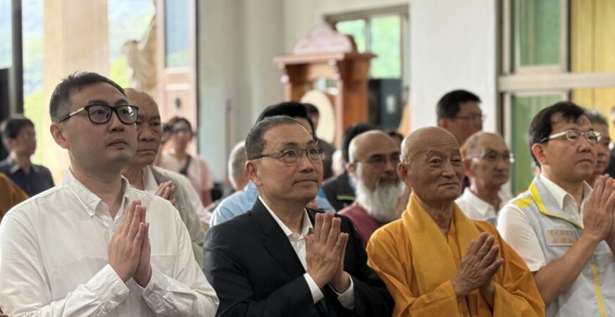 釋迦牟尼佛誕辰　-侯友宜參拜汐止聖覺寺、廣修禪寺　祈福市民安康