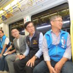 感謝媽咪! 搭公車來「科工館站」送康乃馨 女性搭60路公車免費
