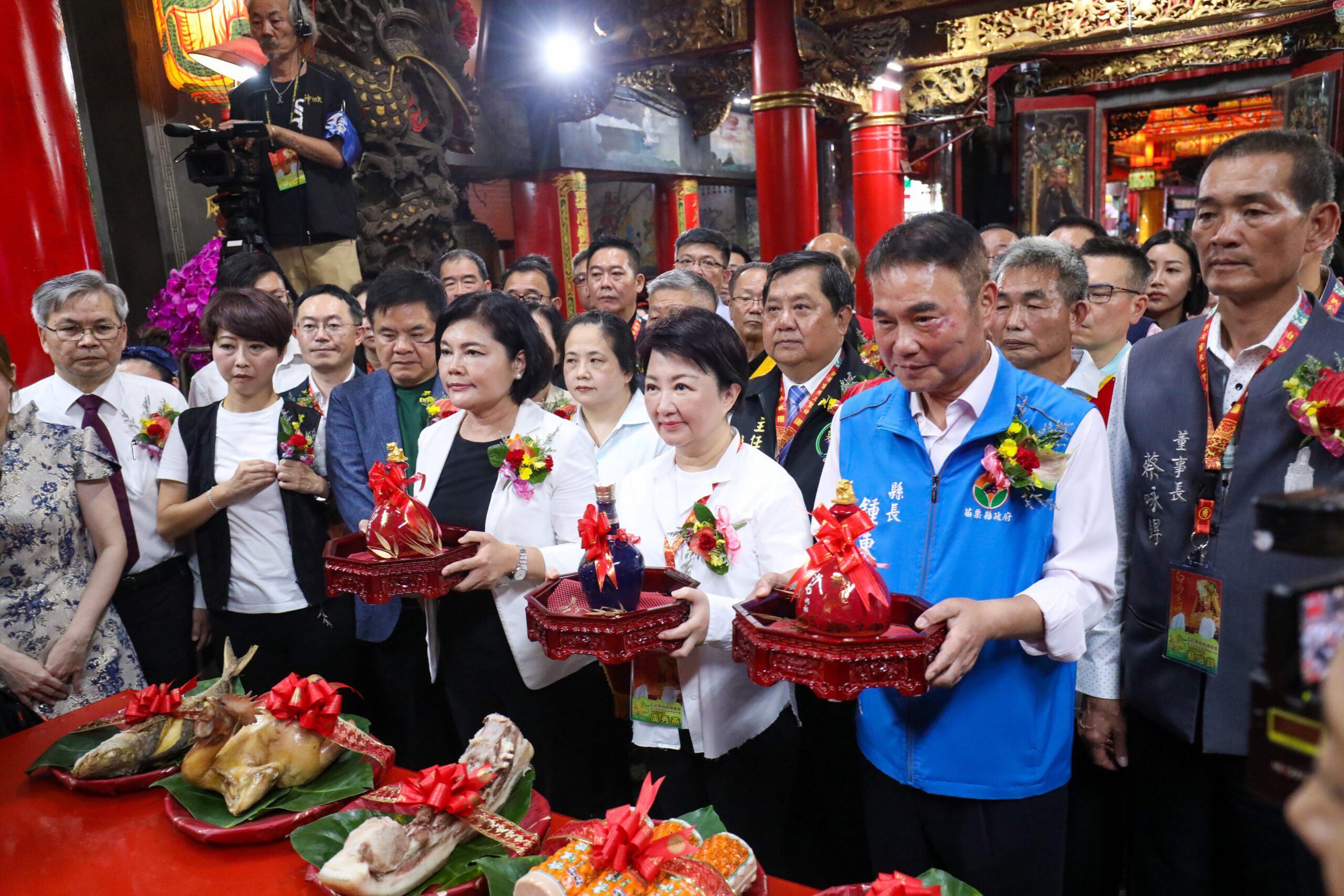 白沙屯媽祖徒步北港進香正式啟程　盧市長赴拱天宮恭請登轎-祈求台灣國泰民安
