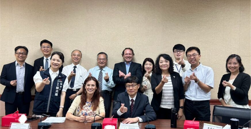 美國北達科他州教育廳率團訪問台中市-　入校體驗技職教育發展