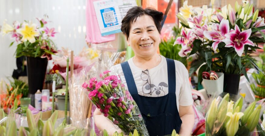母親節將至　新北板橋花市康乃馨買氣旺