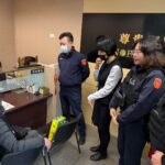 不讓長照斷炊　輪椅長者攔車掃碼　呼籲即刻徵收加熱菸稅捐