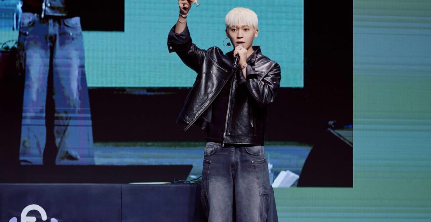 韓國大勢男團TEEN TOP成員創造崔鐘顯 退伍後首場見面會