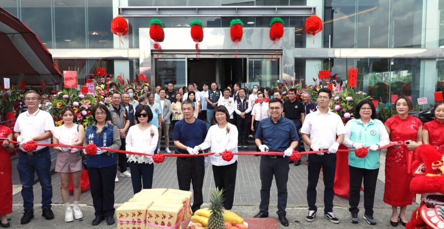 長怡國際嘉義旗艦店盛大開幕　黃敏惠讚返鄉投資創商機
