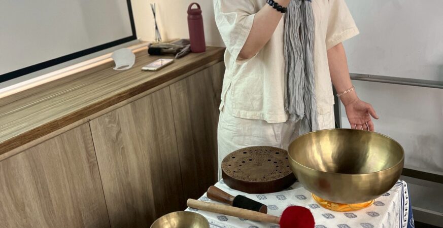 高雄市「人體氣場能量」職業工會舉辦職安教育與頌缽體驗　療癒產業正夯卻面臨規範困境