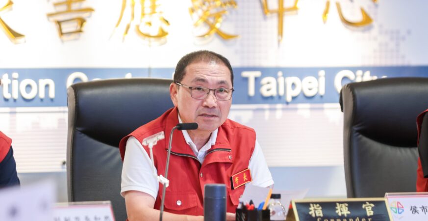 新北市未放颱風假　市長臉書被灌爆　侯友宜:一切決定是專業判斷