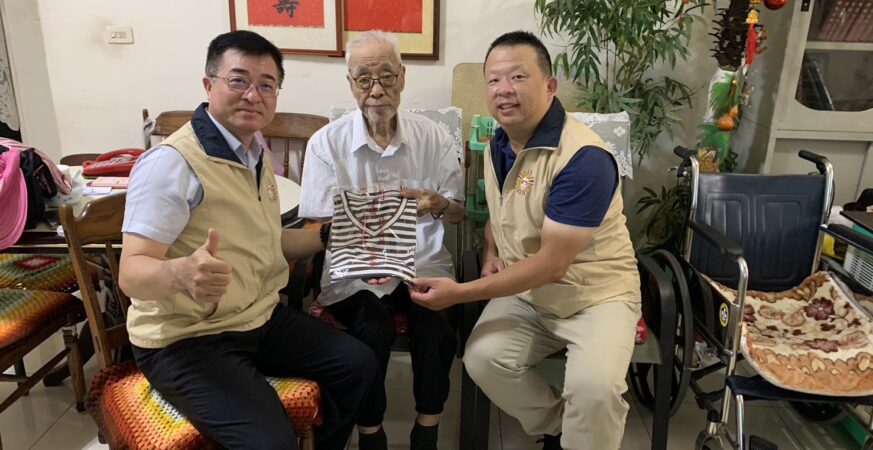 慶福基金會捐贈涼感衣　高雄榮服處沁涼關懷送到家