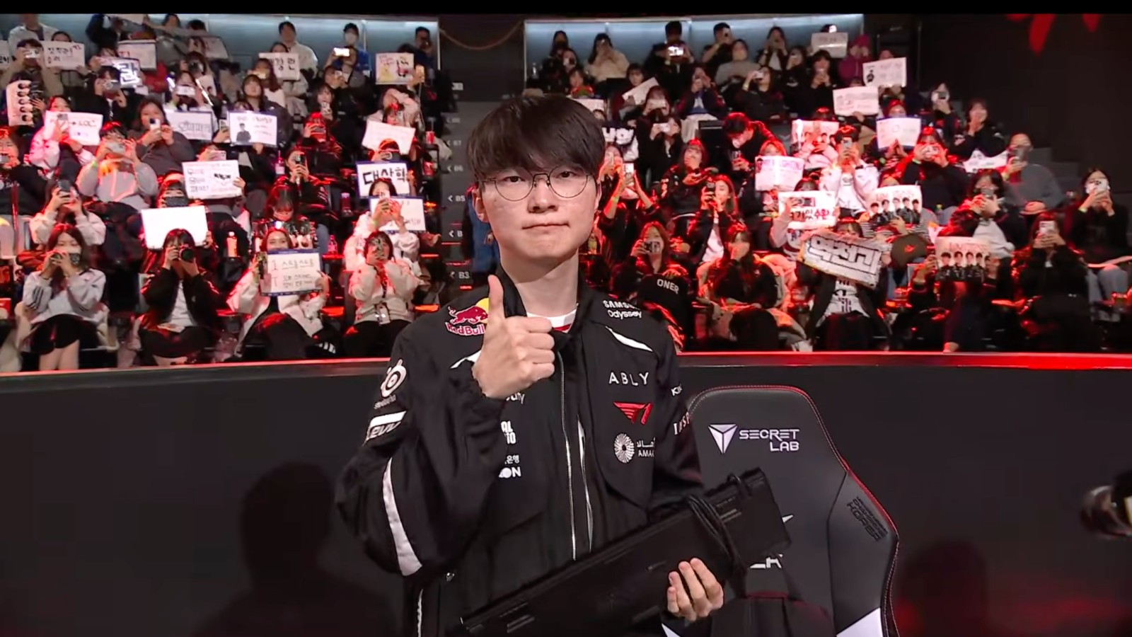 T1驚天逆轉KT，Faker語音曝光恐怖大局觀：等遠古龍就好