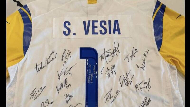 MLB》好暖！ NFL公羊引進全隊簽名球衣痛失愛女的道奇左投滿懷感謝