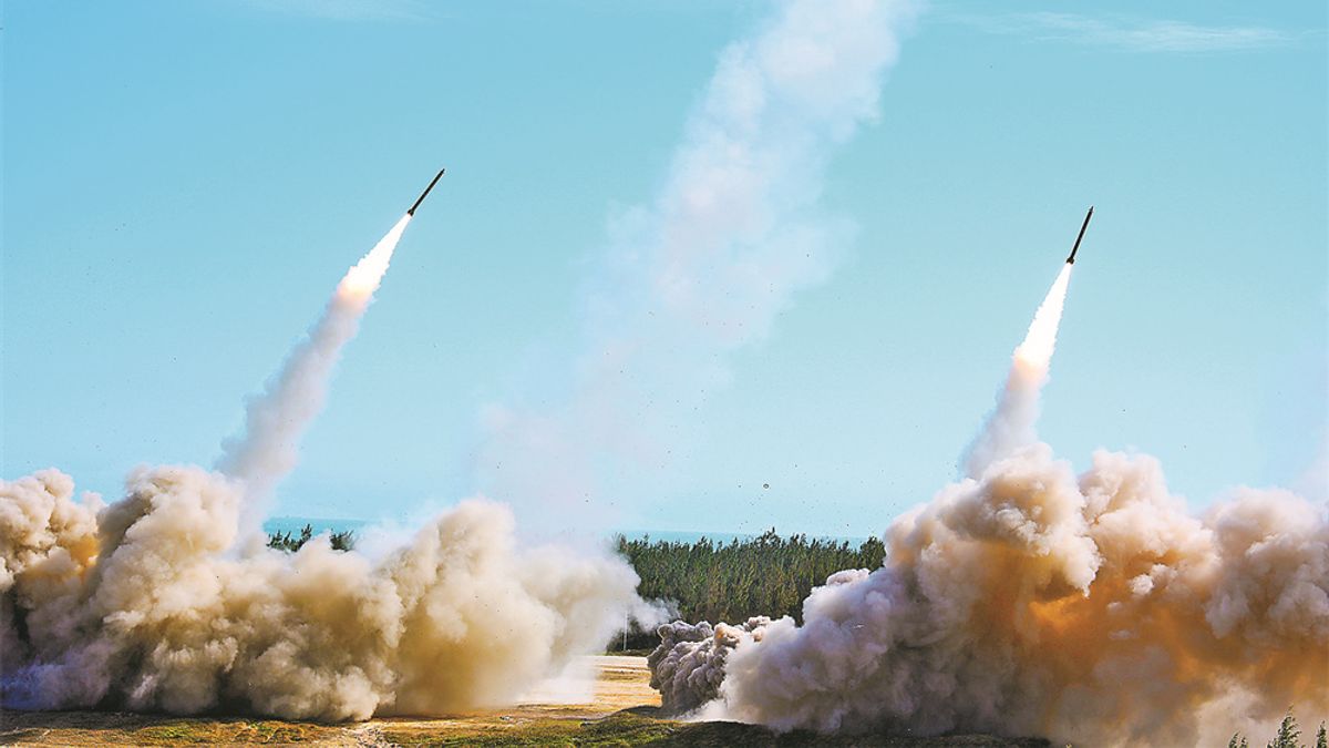 幕後》連記者都懶得問!總統府推全社會防衛精神病一年半大將軍講句大實話 幕後》連記者都懶得問!總統府推全社會防衛精神病一年半大將軍講句大實話