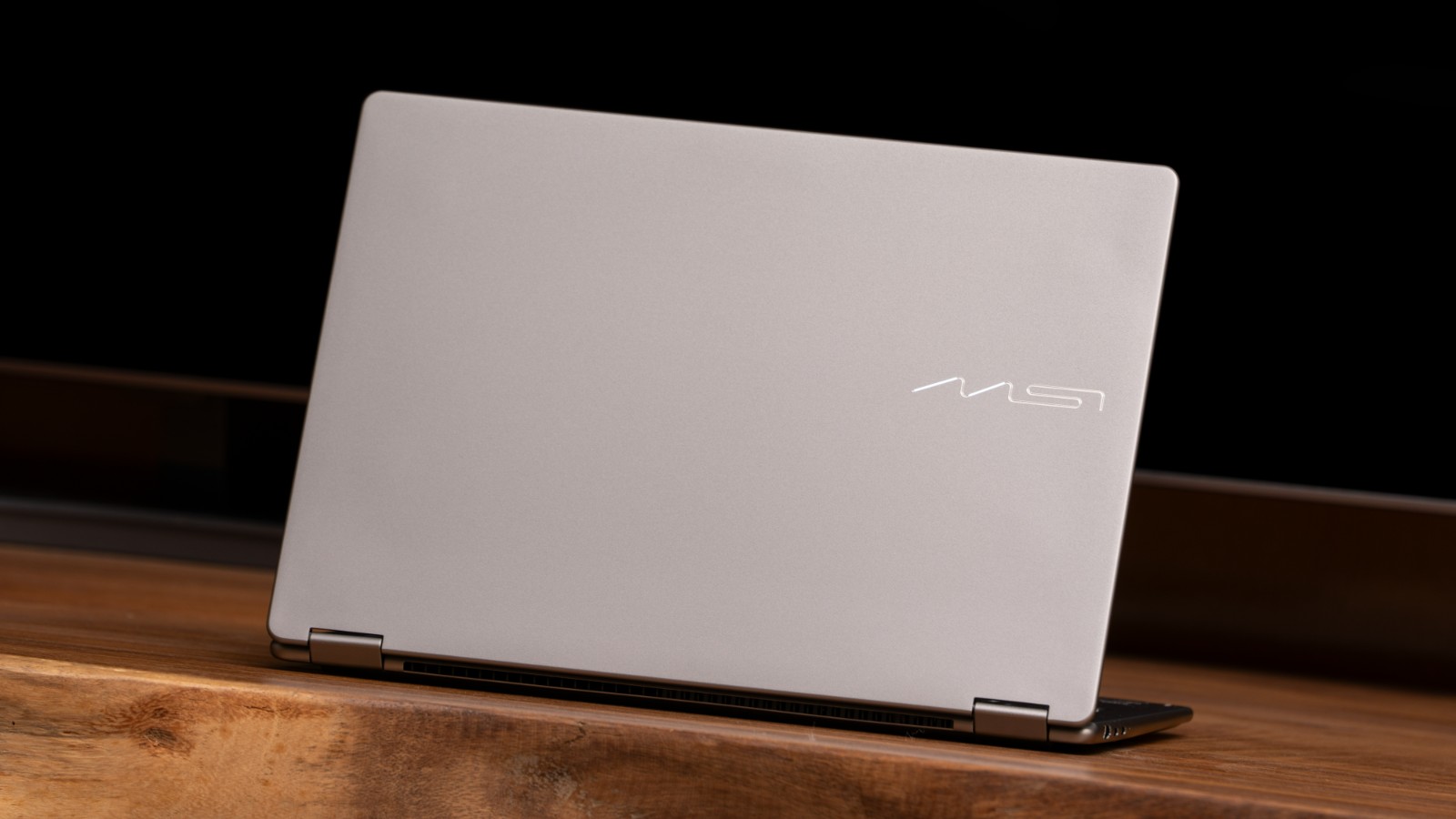 遊戲表現不俗還有驚艷力的商務筆電，微星Prestige 14 Flip AI+ D3M體育