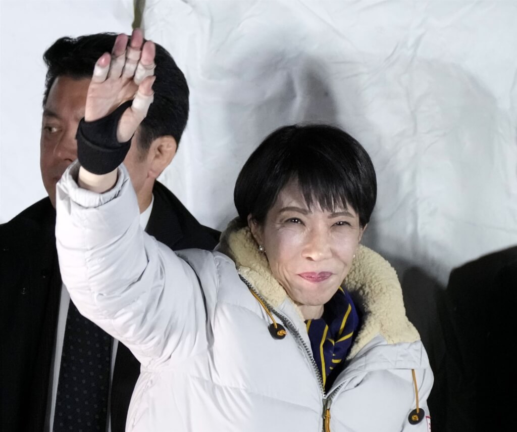 高市早苗頸痛就醫貼文破370萬瀏覽引關注