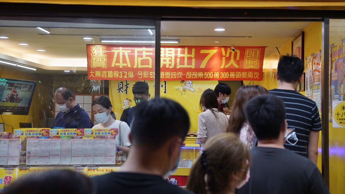 春節彩券賣破紀錄，樂透、刮刮樂哪個夯？台灣人狂砸近800億，「愛搏一把」才是重點？