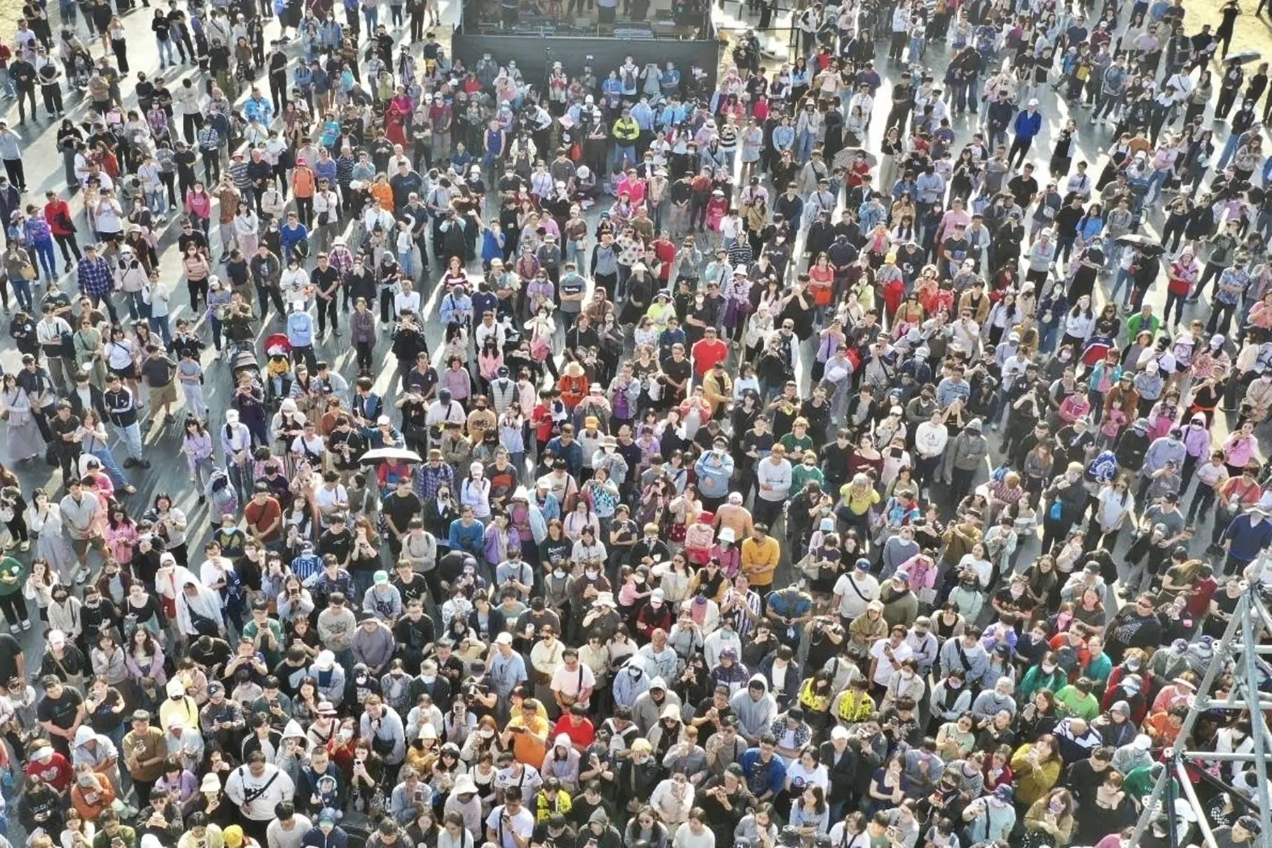 嘉義市「黃花瘋音樂市集」兩天狂吸12萬人　春日限定盛會嗨翻八掌溪