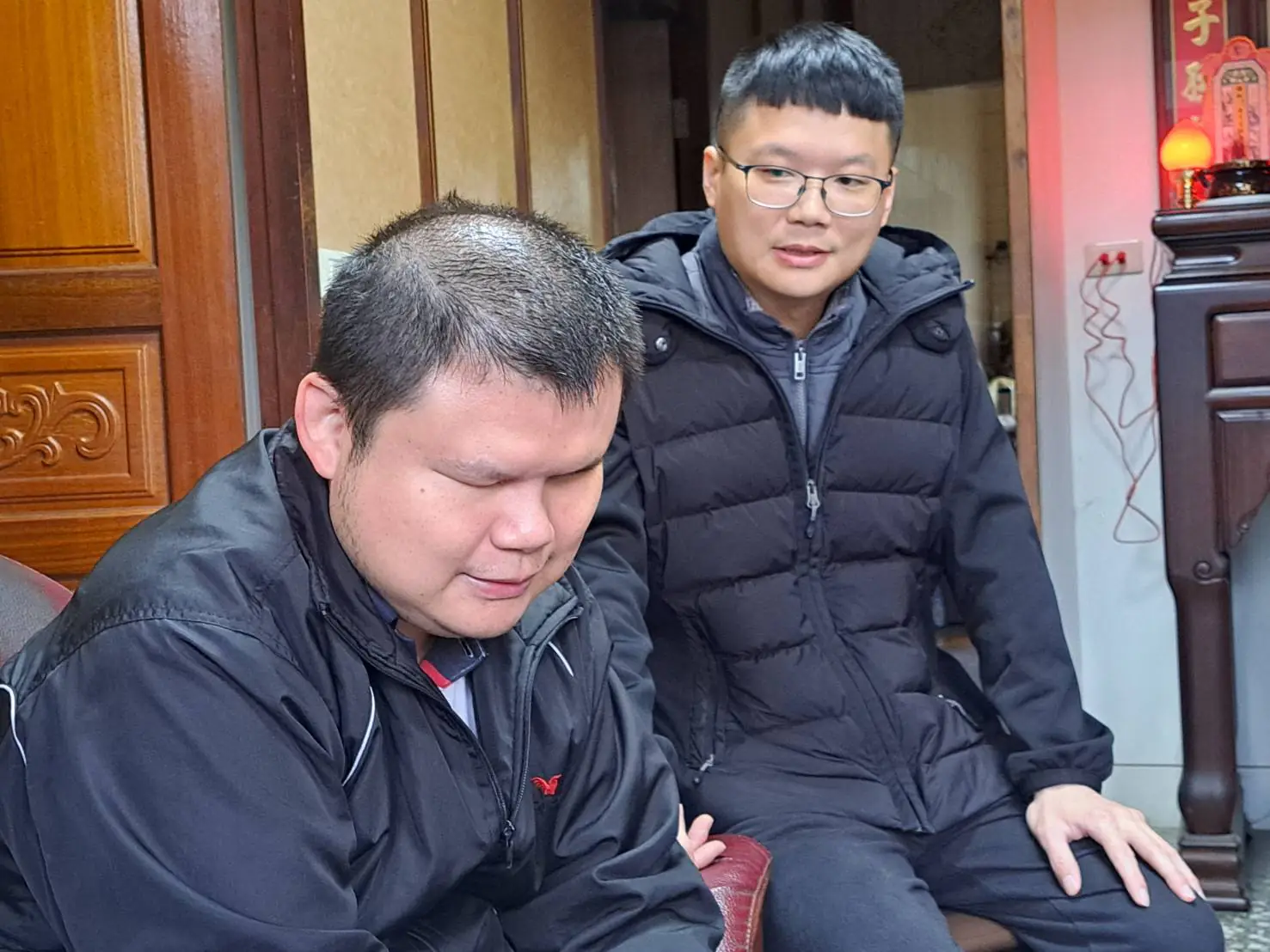 先天視障者呂坤諭與長輩相依為命　社會局引進樂明身障服務重建生活