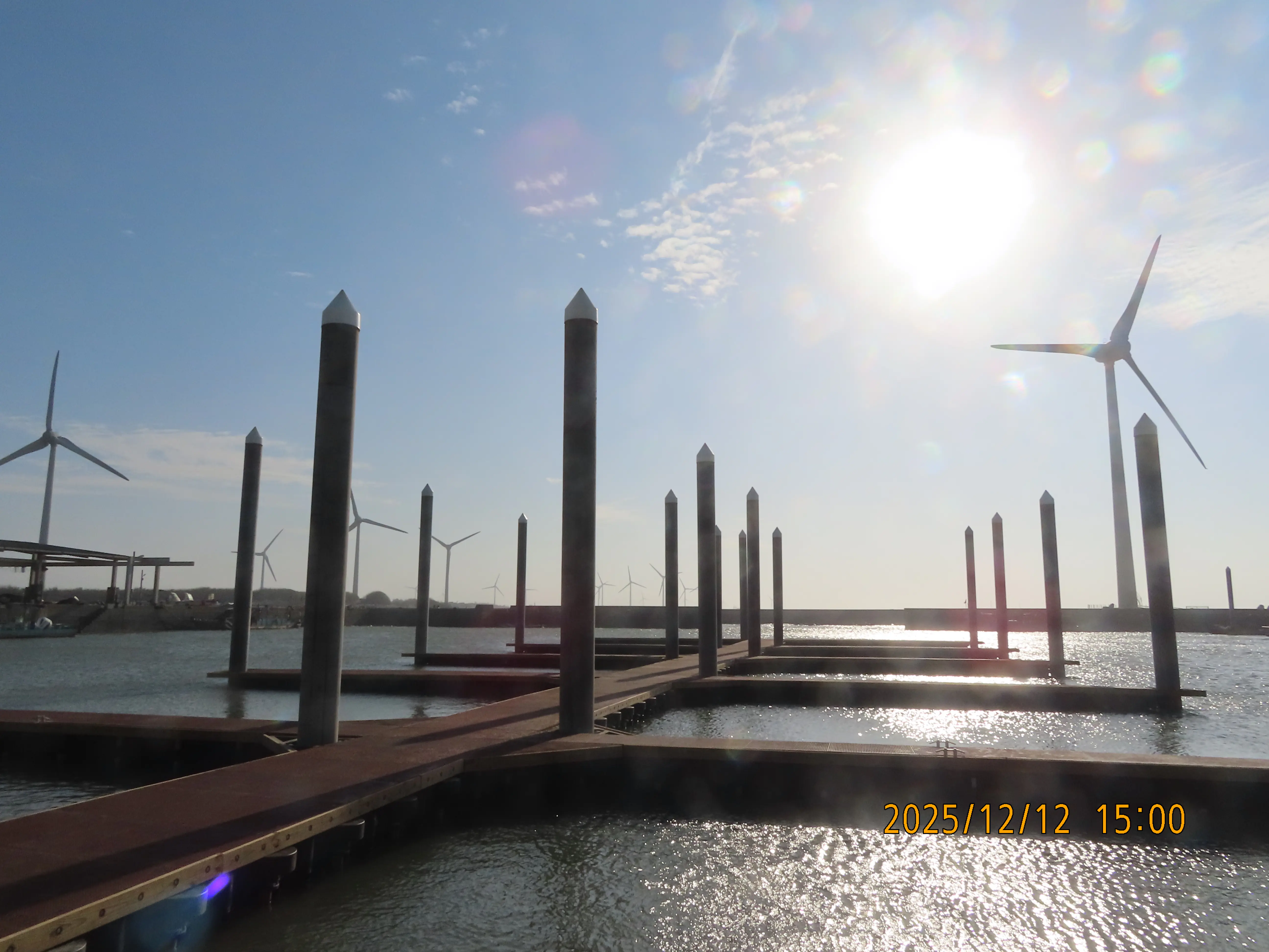 斥資7千萬打造浮動碼頭！　中市松柏漁港升級完工-新增40泊位、解決漂沙問題