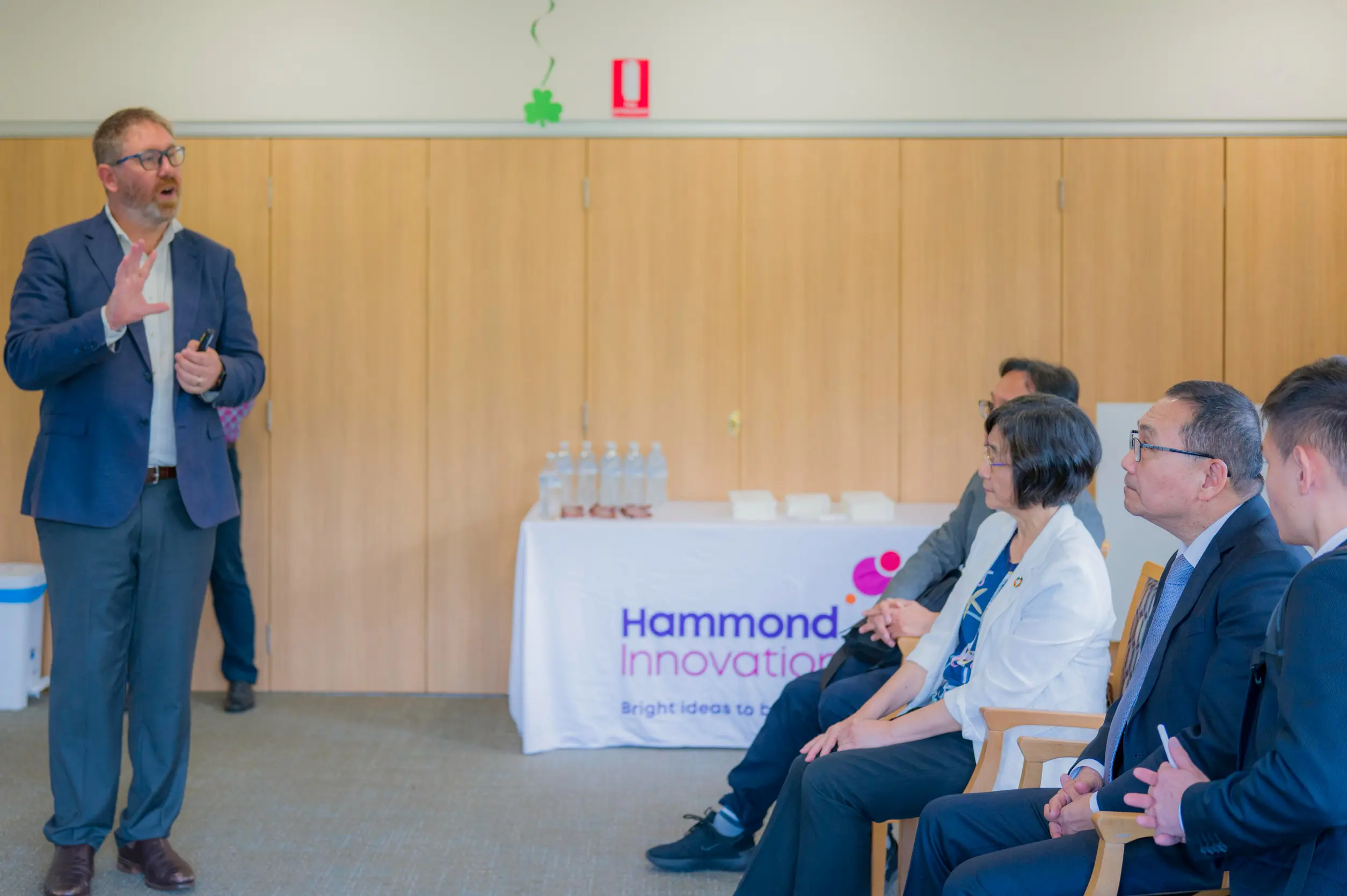 侯友宜參訪澳洲雪梨知名長照機構　汲取創新失智照護經驗