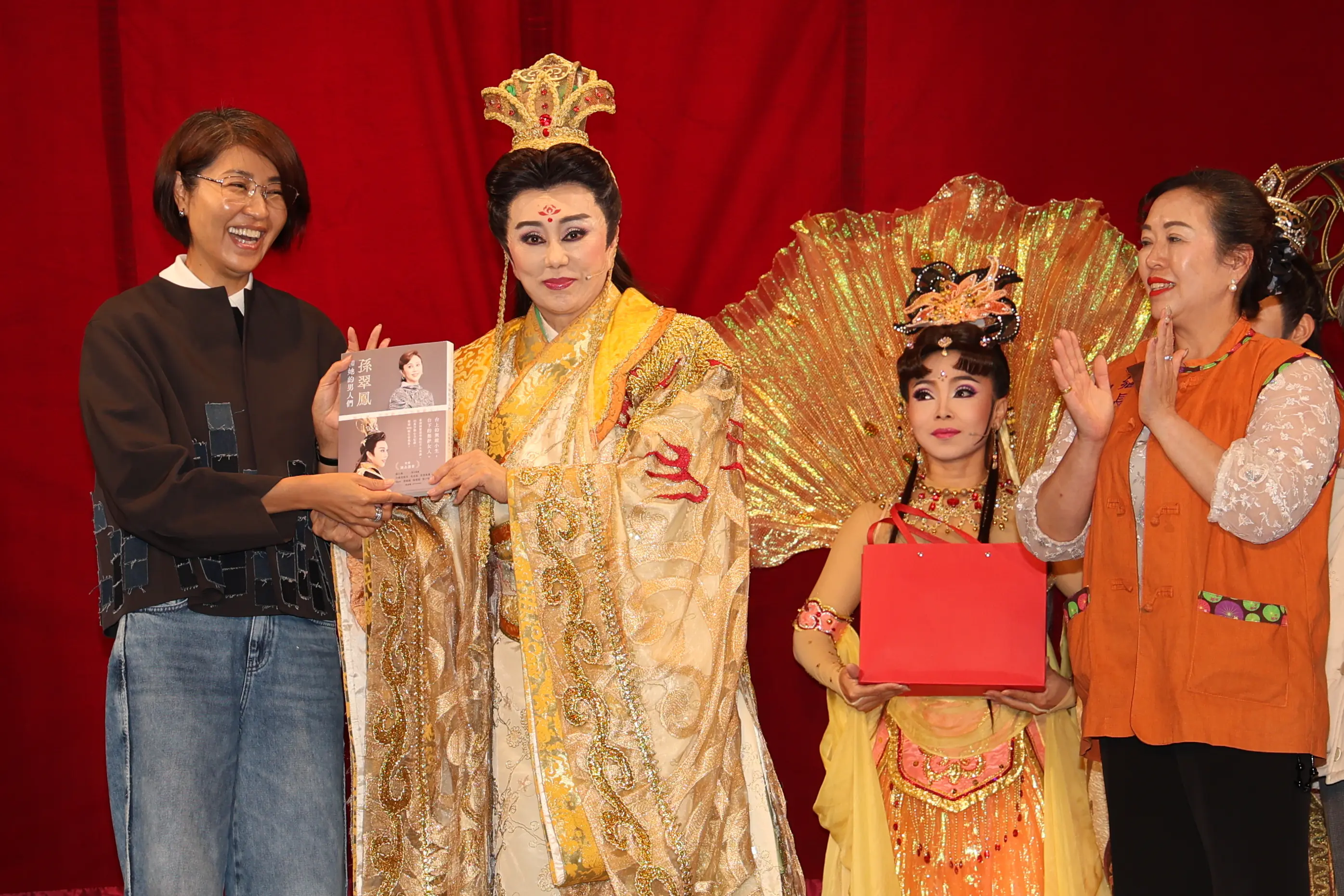 明華園「女神何仙姑」國姓巡演爆棚！-許淑華縣長　讓國家級戲曲走入偏鄉