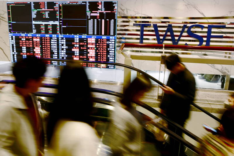 台股市值全球排行曝光！不只台灣散戶狂美國也創紀錄砸錢進場