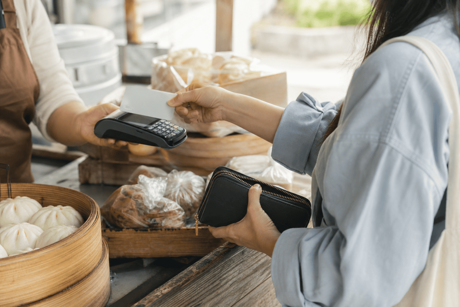 台灣旅遊怎麼用信用卡最划算？哪些場合刷卡、哪些地方只收現金的實用分辨指南