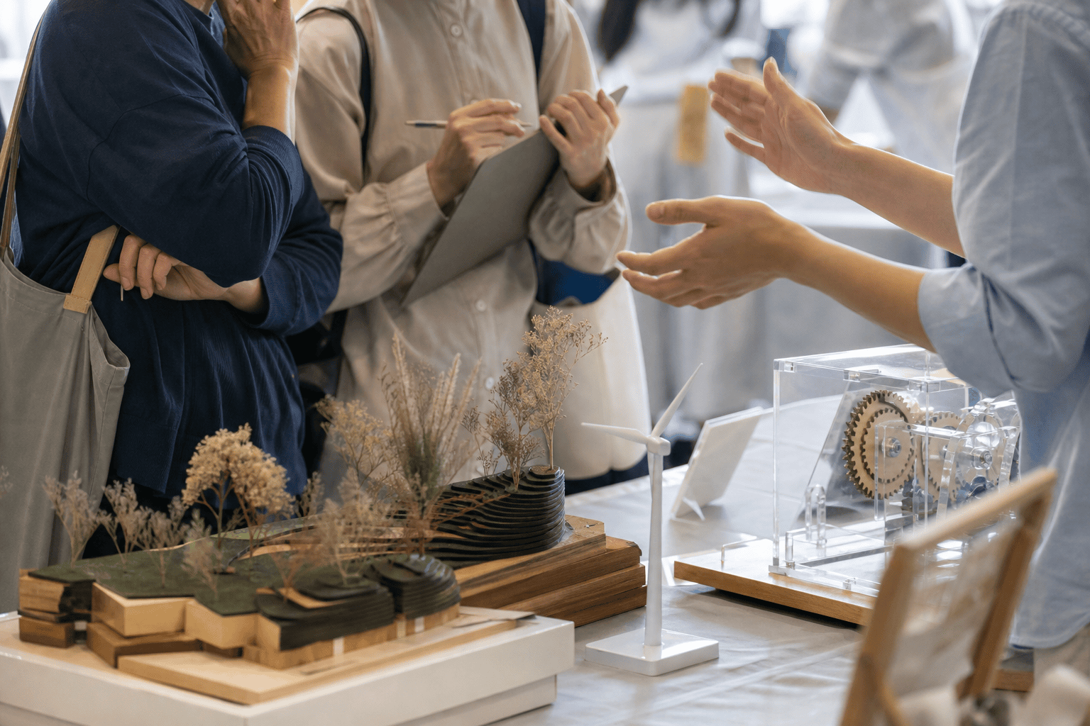 五校聯合展覽現場家長最該問哪些問題？從課程攤位到師生解說的觀察重點整理